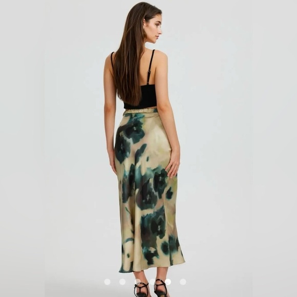 Zara Watercolour Print Skirt - Picture 2 of 8